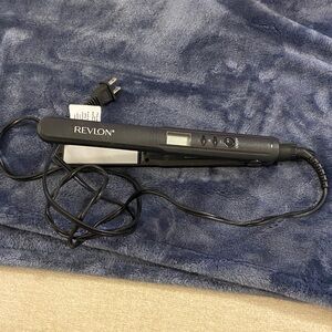 Revlon Digital Black Hair Straightener